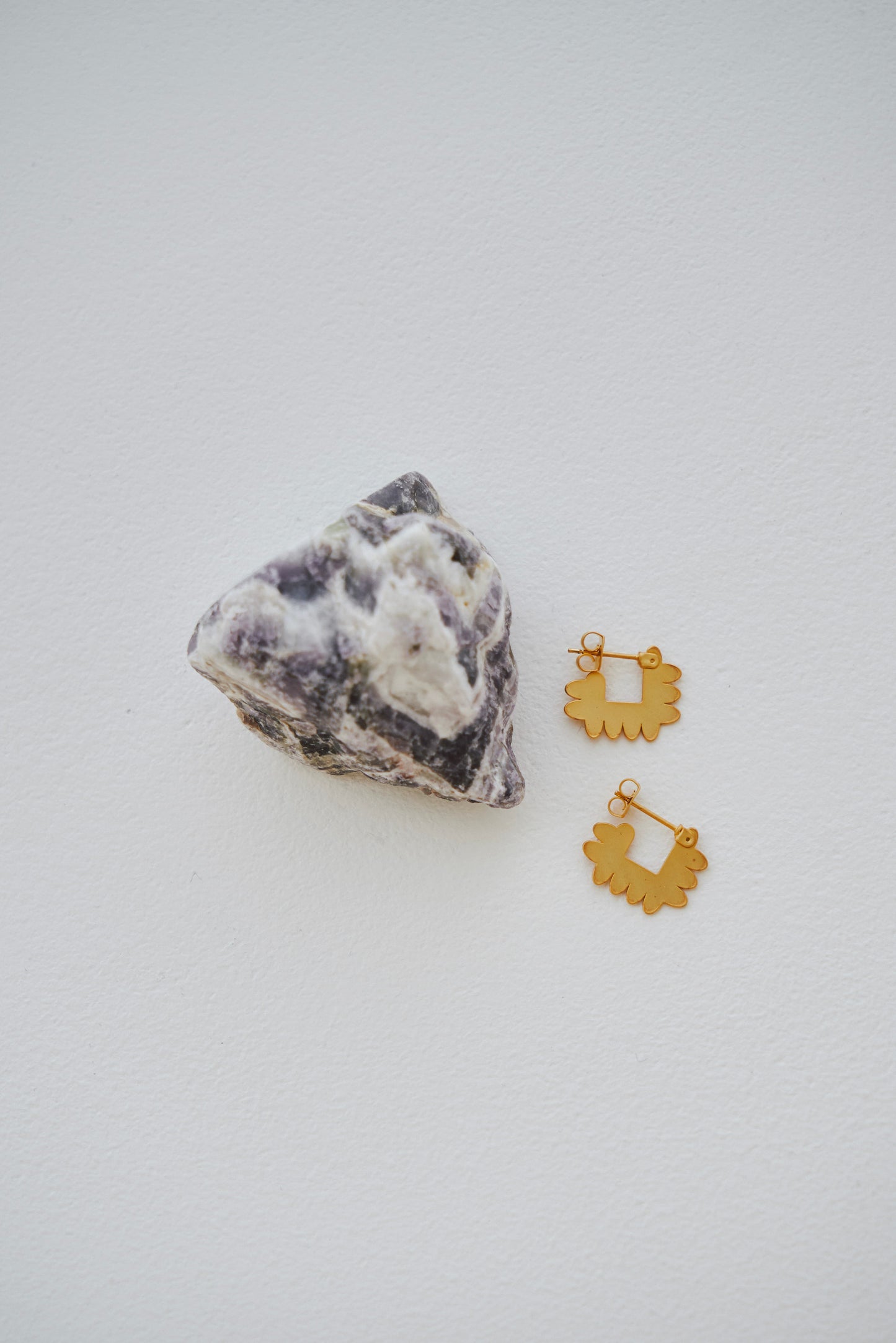 SCALLOPE - ETCHED METAL EARRINGS