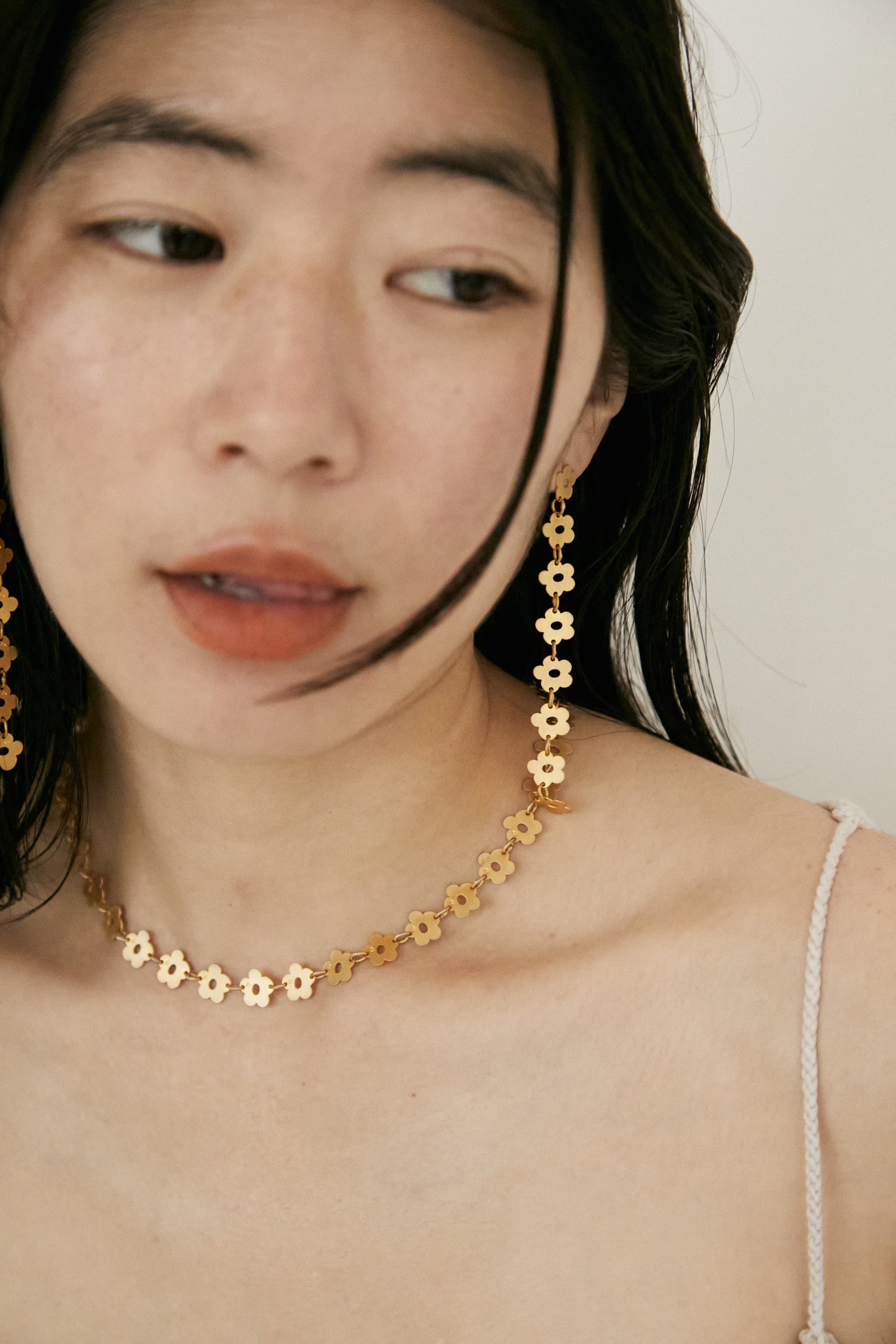 FLOWER - ETCHED METAL LONG EARRINGS