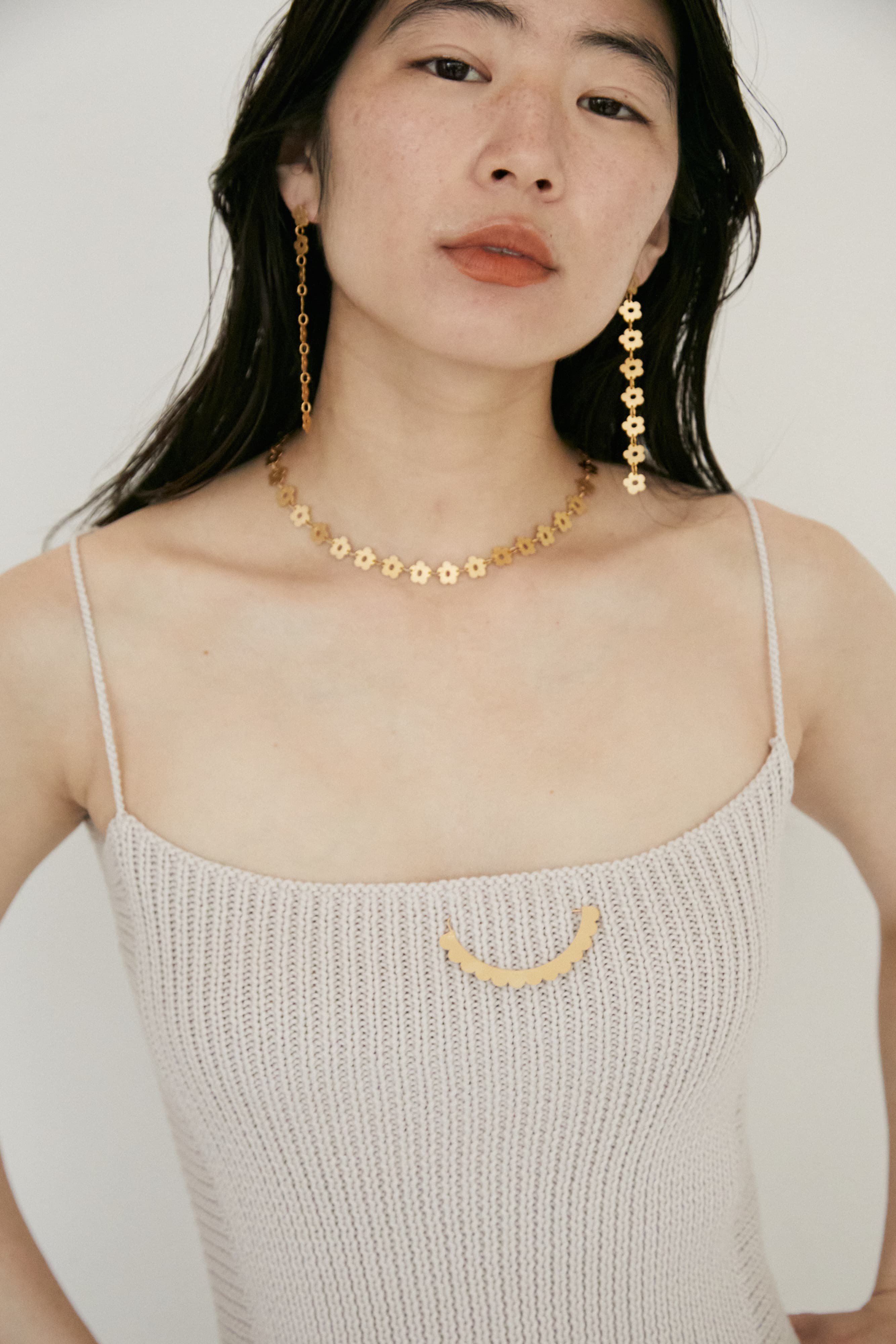 FLOWER - ETCHED METAL LONG EARRINGS