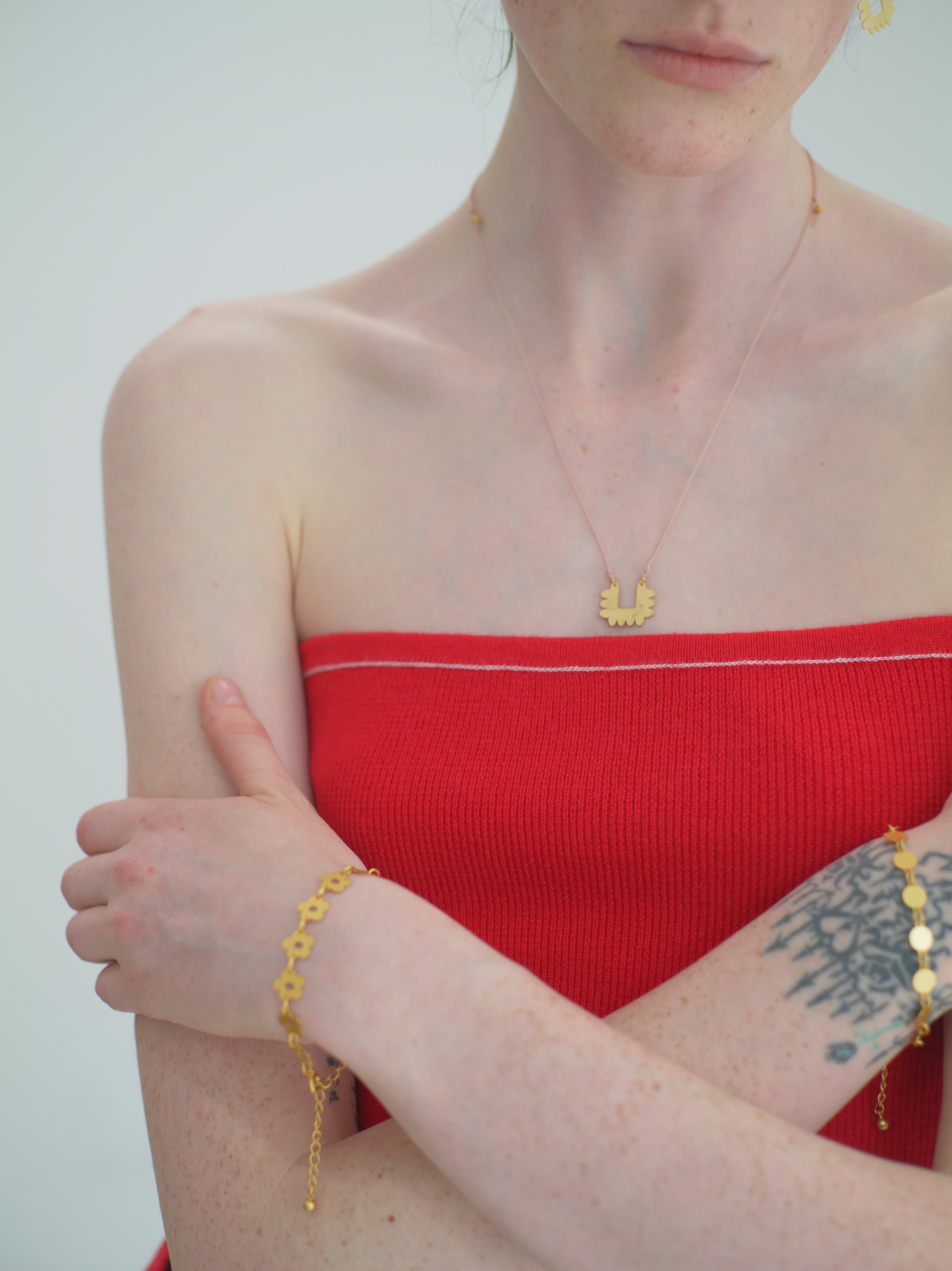 SCALLOPE - ETCHED METAL NECKLACE