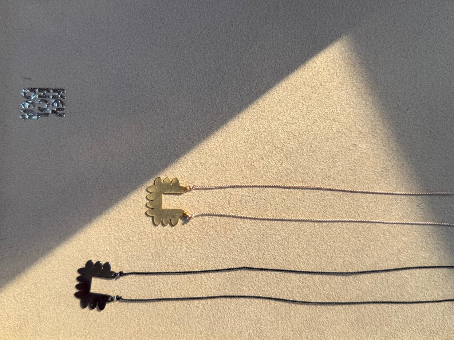 SCALLOPE - ETCHED METAL NECKLACE