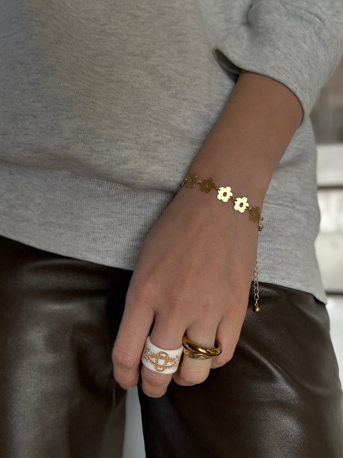 FLOWER - ETCHED METAL BRACELET w/ LILLY DEL SALONE